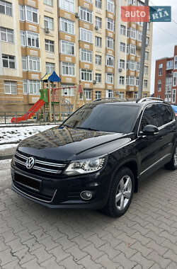 Внедорожник / Кроссовер Volkswagen Tiguan 2012 в Черновцах