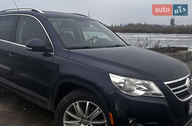 Внедорожник / Кроссовер Volkswagen Tiguan 2011 в Николаеве