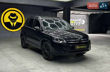 Внедорожник / Кроссовер Volkswagen Tiguan 2015 в Черновцах