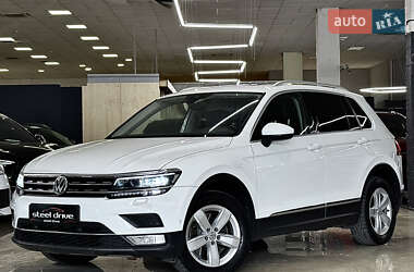 Внедорожник / Кроссовер Volkswagen Tiguan 2017 в Николаеве