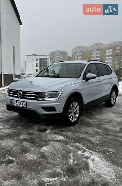 Внедорожник / Кроссовер Volkswagen Tiguan 2018 в Львове