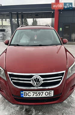 Внедорожник / Кроссовер Volkswagen Tiguan 2010 в Старом Самборе