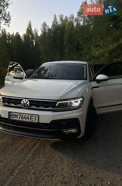 Внедорожник / Кроссовер Volkswagen Tiguan 2019 в Лебедине