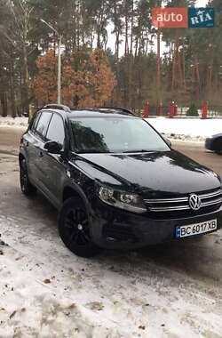 Внедорожник / Кроссовер Volkswagen Tiguan 2016 в Новояворовске