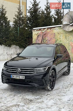 Внедорожник / Кроссовер Volkswagen Tiguan 2023 в Ровно