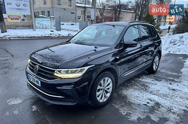 Позашляховик / Кросовер Volkswagen Tiguan 2021 в Рівному