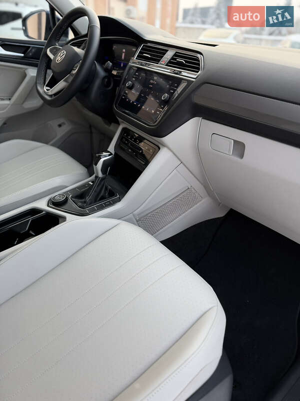 Внедорожник / Кроссовер Volkswagen Tiguan 2023 в Луцке