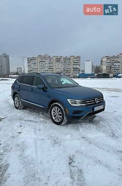 Внедорожник / Кроссовер Volkswagen Tiguan 2017 в Киеве