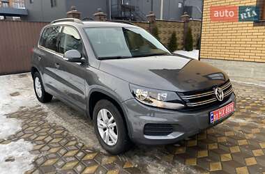 Внедорожник / Кроссовер Volkswagen Tiguan 2015 в Ровно