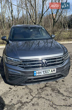 Внедорожник / Кроссовер Volkswagen Tiguan 2022 в Одессе