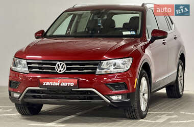 Внедорожник / Кроссовер Volkswagen Tiguan 2017 в Киеве