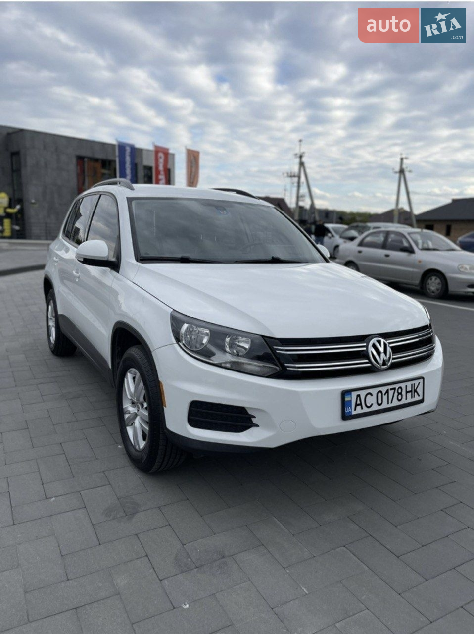 2016 Volkswagen Tiguan - мініатюра 13