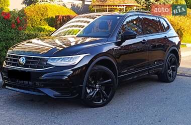 Позашляховик / Кросовер Volkswagen Tiguan 2022 в Дніпрі