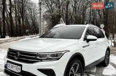 Позашляховик / Кросовер Volkswagen Tiguan 2022 в Чернівцях
