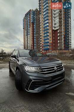 Внедорожник / Кроссовер Volkswagen Tiguan 2024 в Харькове