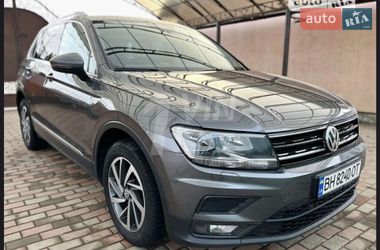 Внедорожник / Кроссовер Volkswagen Tiguan 2017 в Николаеве
