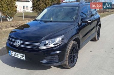 Внедорожник / Кроссовер Volkswagen Tiguan 2016 в Новояворовске