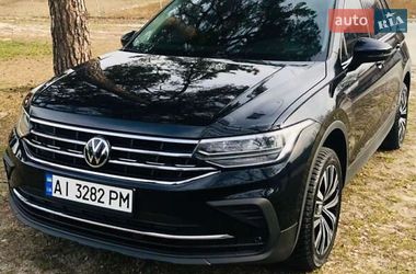Внедорожник / Кроссовер Volkswagen Tiguan 2022 в Львове