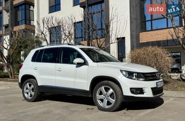 Позашляховик / Кросовер Volkswagen Tiguan 2015 в Києві