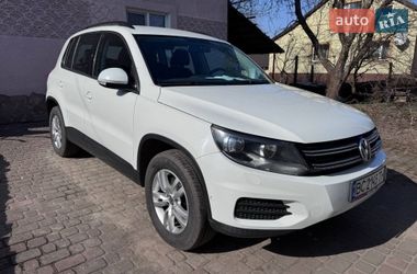 Внедорожник / Кроссовер Volkswagen Tiguan 2015 в Шептицькому