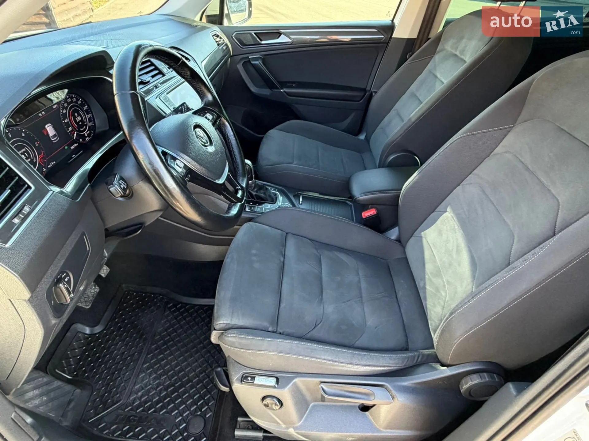 2017 Volkswagen Tiguan - мініатюра 42