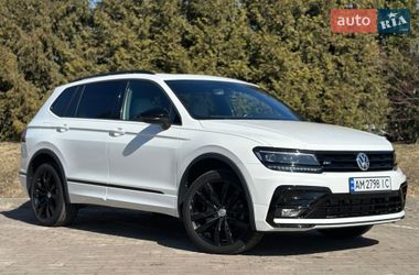 Внедорожник / Кроссовер Volkswagen Tiguan 2020 в Киеве