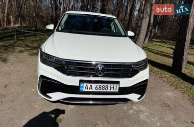 Позашляховик / Кросовер Volkswagen Tiguan 2024 в Києві