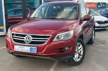 Внедорожник / Кроссовер Volkswagen Tiguan 2011 в Киеве