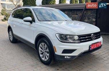 Внедорожник / Кроссовер Volkswagen Tiguan 2017 в Хмельницком
