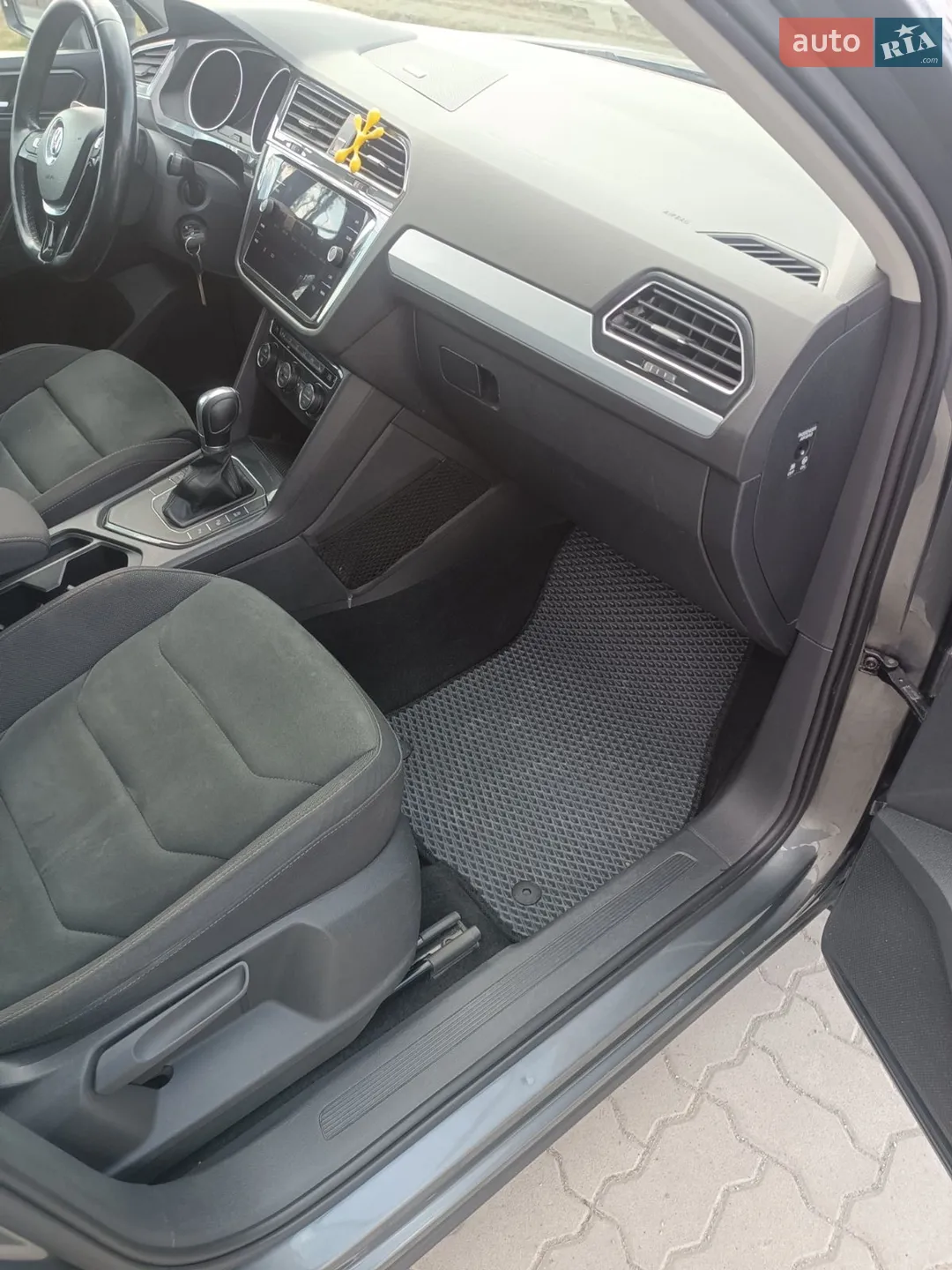 2017 Volkswagen Tiguan - мініатюра 19