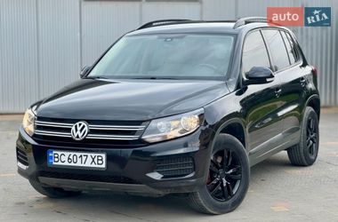 Позашляховик / Кросовер Volkswagen Tiguan 2016 в Новояворівську