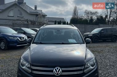 Внедорожник / Кроссовер Volkswagen Tiguan 2016 в Хмельницком