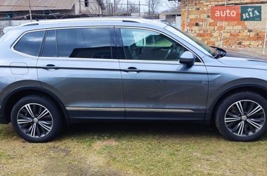 Позашляховик / Кросовер Volkswagen Tiguan 2017 в Рівному