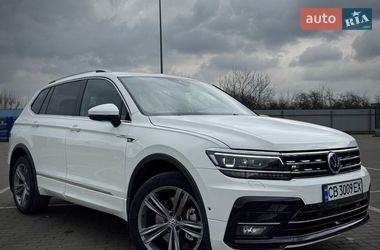 Позашляховик / Кросовер Volkswagen Tiguan 2020 в Рівному