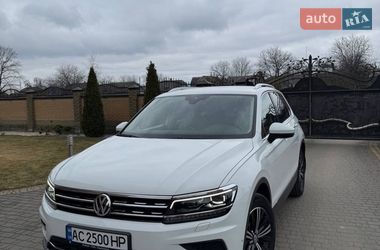 Позашляховик / Кросовер Volkswagen Tiguan 2016 в Ратному