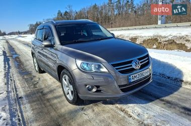 Внедорожник / Кроссовер Volkswagen Tiguan 2010 в Житомире