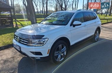 Внедорожник / Кроссовер Volkswagen Tiguan 2021 в Киеве