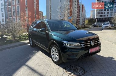 Позашляховик / Кросовер Volkswagen Tiguan 2018 в Львові