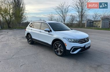 Внедорожник / Кроссовер Volkswagen Tiguan 2021 в Очакове