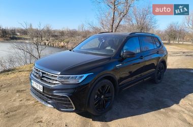 Внедорожник / Кроссовер Volkswagen Tiguan 2021 в Днепре