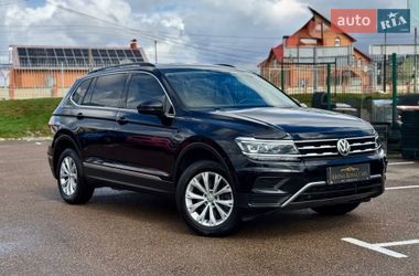 Внедорожник / Кроссовер Volkswagen Tiguan 2017 в Киеве