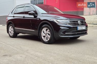 Внедорожник / Кроссовер Volkswagen Tiguan 2021 в Киеве