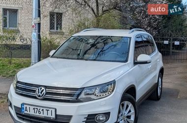 Позашляховик / Кросовер Volkswagen Tiguan 2015 в Києві