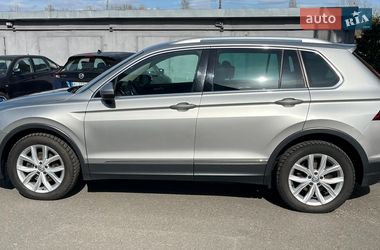 Внедорожник / Кроссовер Volkswagen Tiguan 2016 в Киеве