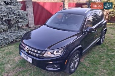 Внедорожник / Кроссовер Volkswagen Tiguan 2016 в Бурштыне