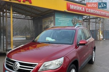 Внедорожник / Кроссовер Volkswagen Tiguan 2010 в Тернополе