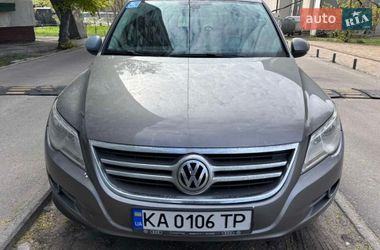 Позашляховик / Кросовер Volkswagen Tiguan 2011 в Києві