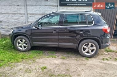 Внедорожник / Кроссовер Volkswagen Tiguan 2010 в Киеве