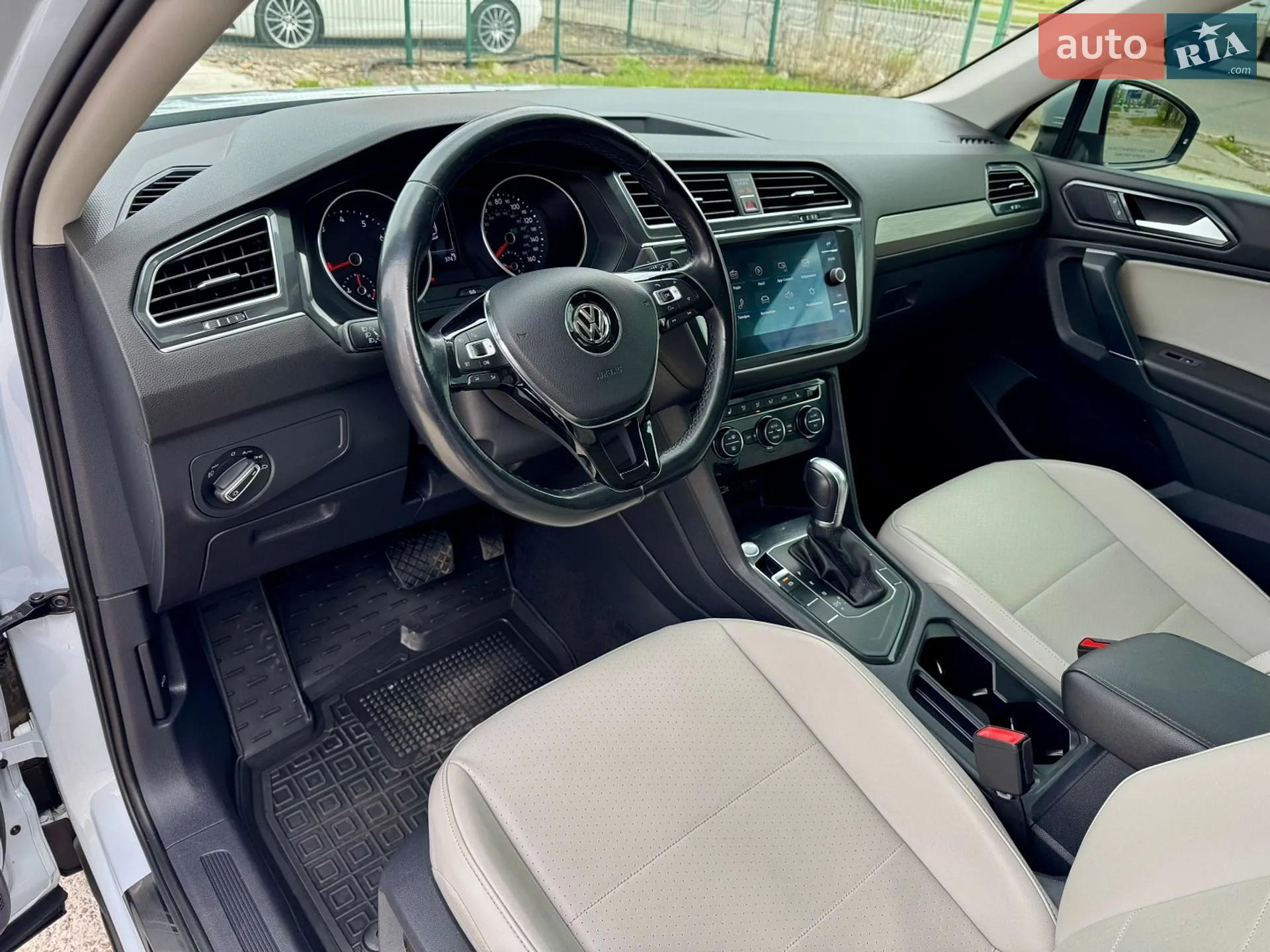 2017 Volkswagen Tiguan - мініатюра 31