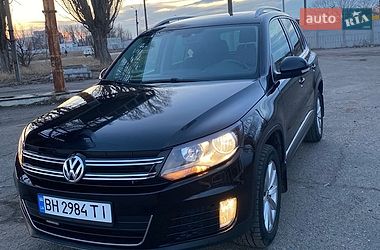 Внедорожник / Кроссовер Volkswagen Tiguan 2016 в Белгороде-Днестровском